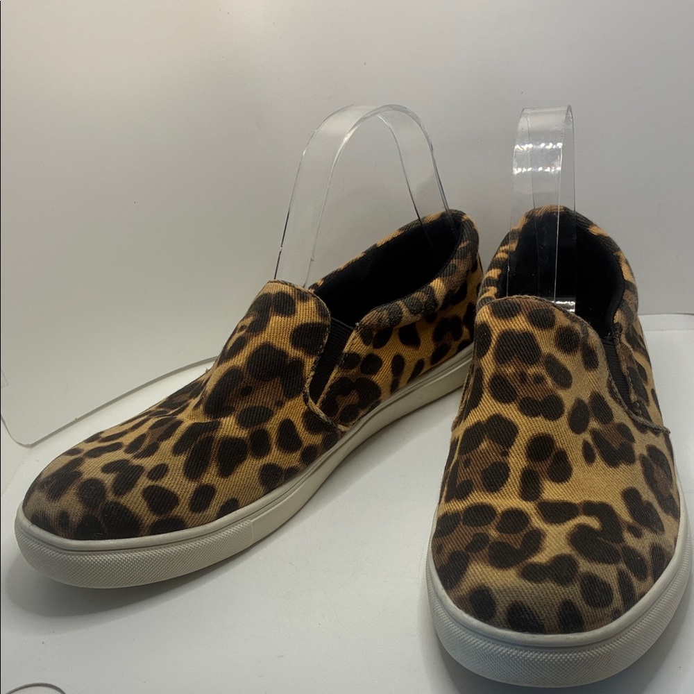 SLIDE ON’S by A New Day. Animal print design
Stretch. Easy Comfort fit